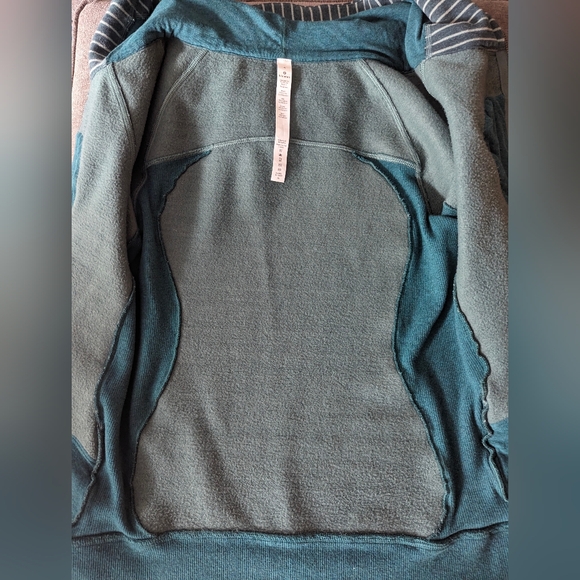 Lululemon Scuba Jacket Green Stripe - Size 4 - Picture 9 of 9